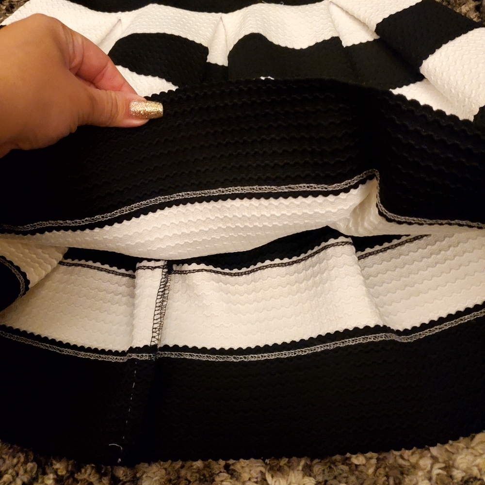 NWOT Xhilaration Womans Large Skirt - Picture 2 of 4